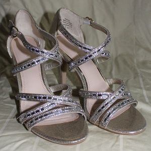 Kelly & Katie Strapped Heels NWOT Size 9